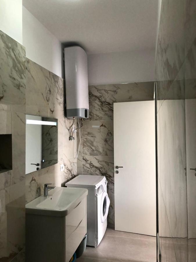 Vila 15 Bougainville Sarandë Buitenkant foto