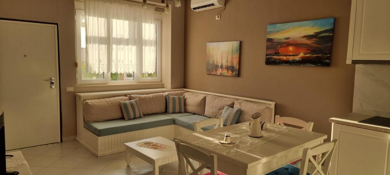 Vila 15 Bougainville Sarandë Buitenkant foto