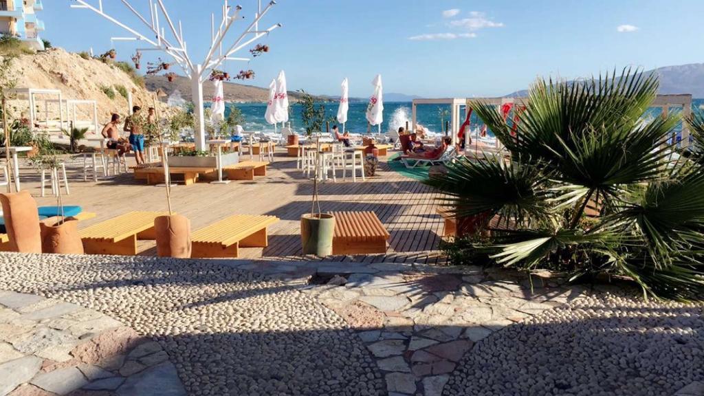Vila 15 Bougainville Sarandë Buitenkant foto