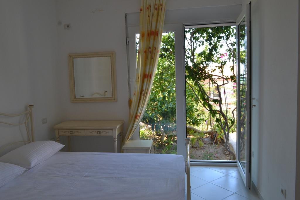 Vila 15 Bougainville Sarandë Buitenkant foto