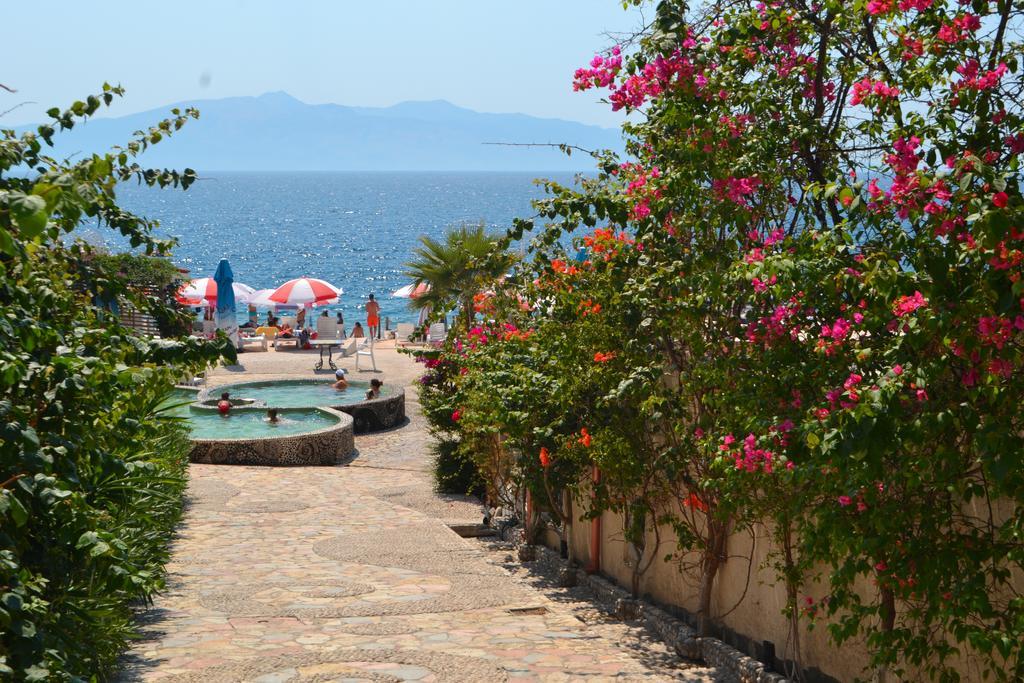 Vila 15 Bougainville Sarandë Buitenkant foto